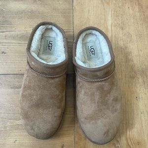 UGG womens classic slipper 8